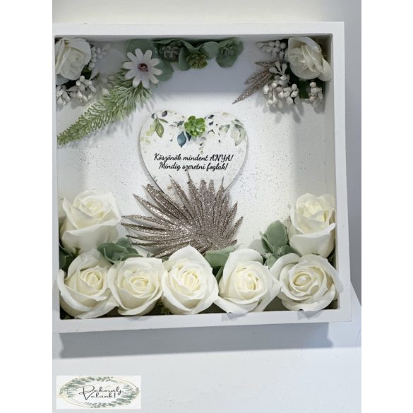 Fehér doboz díszítve greenary stílus szappan rózsákkal díszítve egyedi szöveggel is !!!